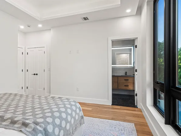 32 Hancock Avenue image 25 of 38