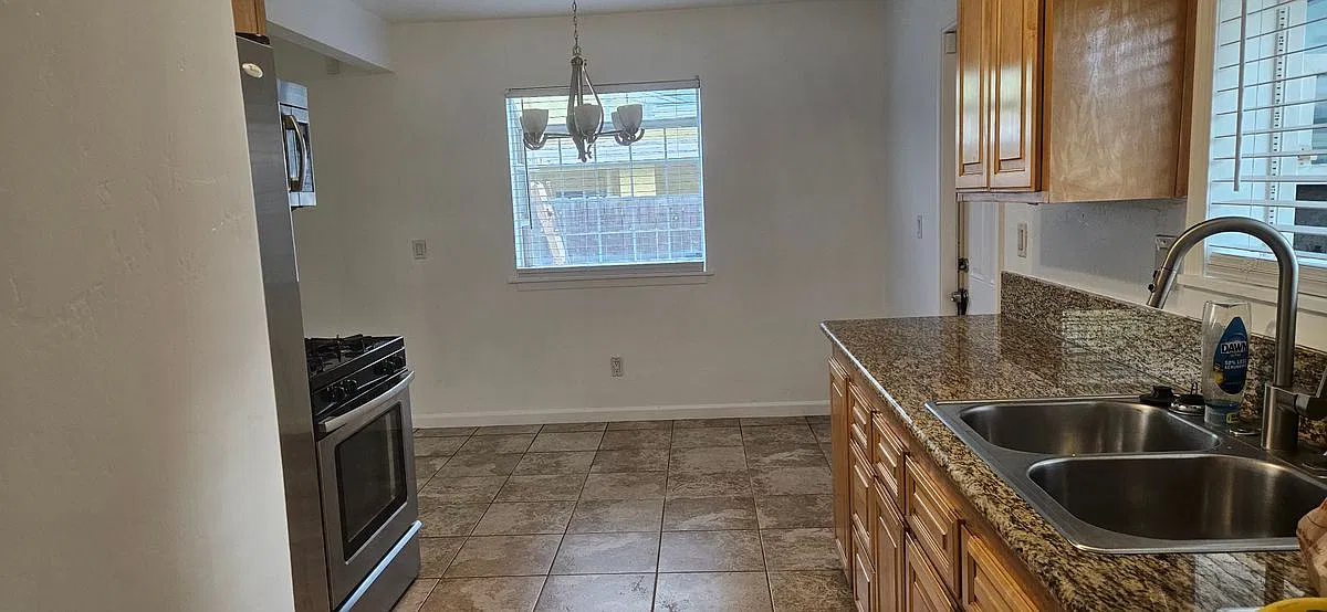 3 bed, 1.5 bath, 1024 sqft, $3,350 — Photo 3