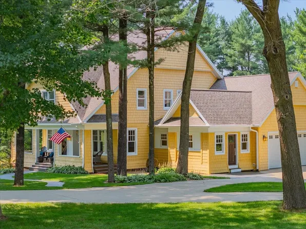 8462 Arbor Trace Drive, Verona, WI 53593