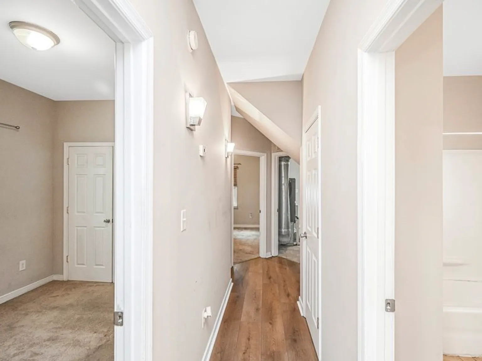 3 bed, 1400 sqft, $2,150 — Photo 4