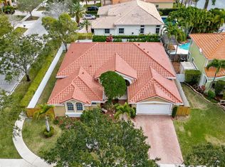 1187 NW 165th Ave, Pembroke Pines, FL 33028