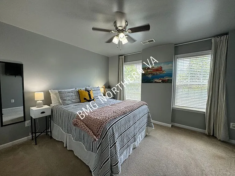 8930 Kingbird Ct — Photo 33