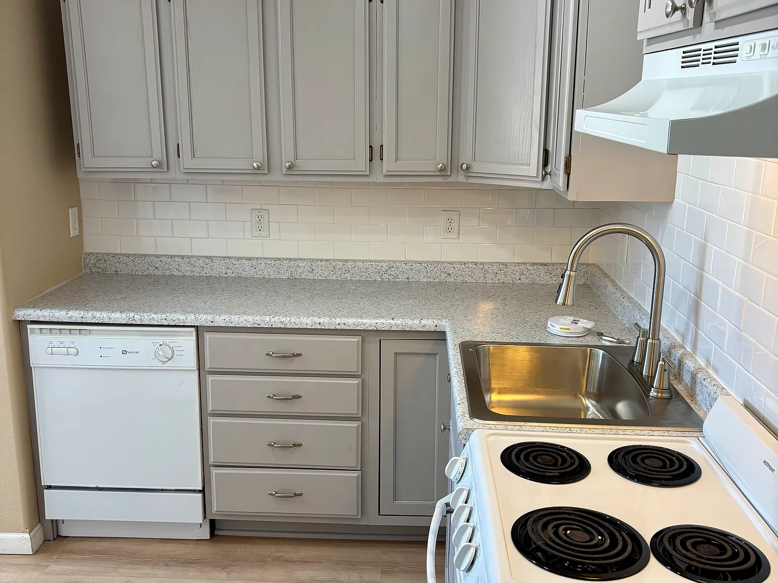 Representative kitchen - (Same floor plan/layout) Actual appliances may vary.