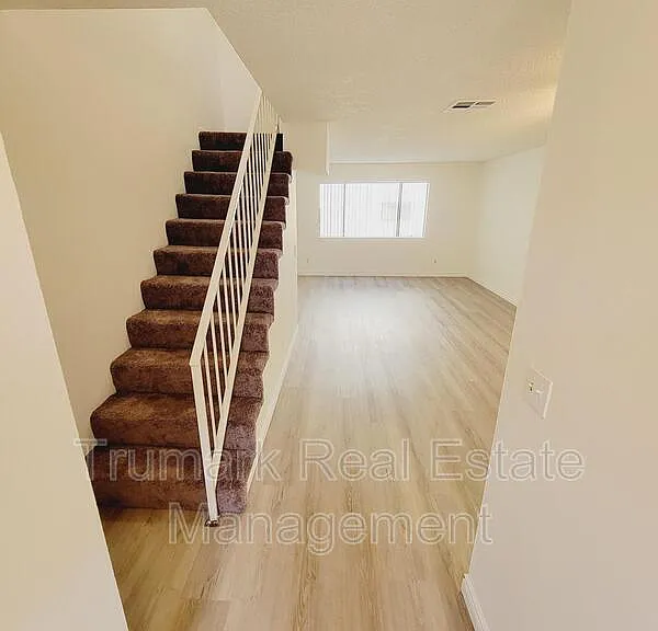 553 E Orange Grove Ave #D — Photo 1