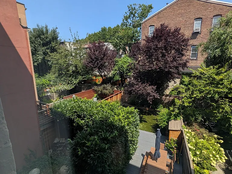 208 6th St #2R — Photo 12