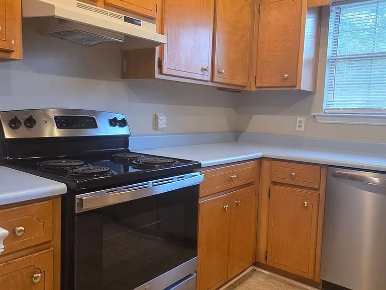 907 Canyon Ct — Photo 11