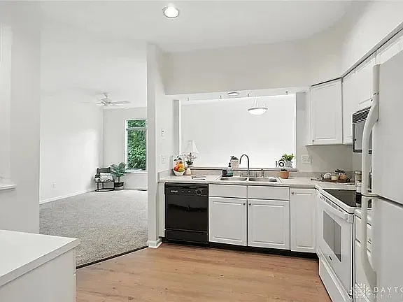 3 bed, 2.5 bath, 1534 sqft, $2,150 — Photo 2