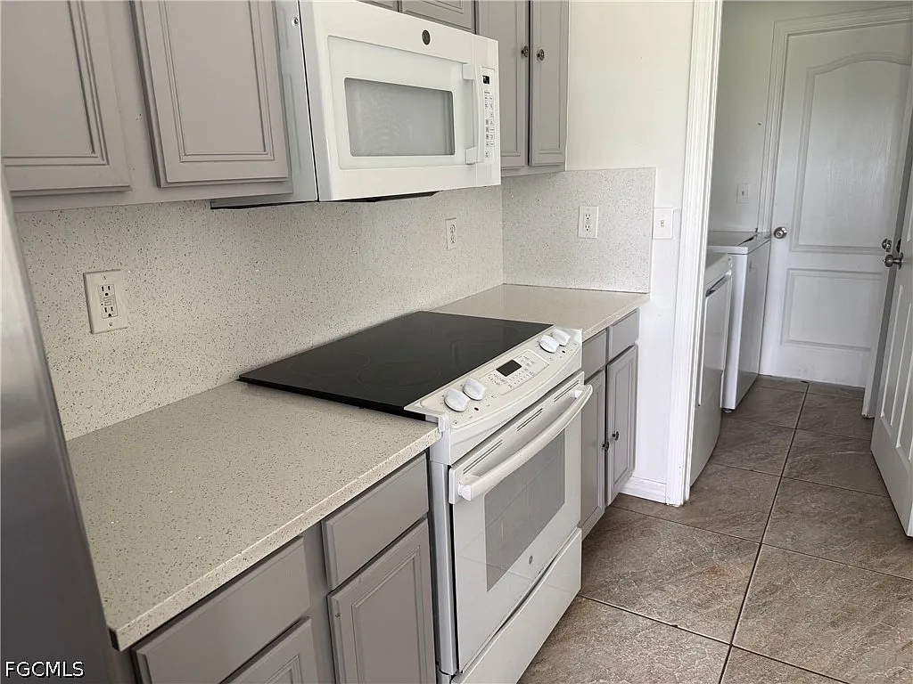 3 bed, 2.0 bath, 1458 sqft, $1,800 — Photo 4