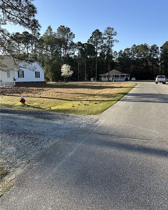 2nd image of Grays Ln