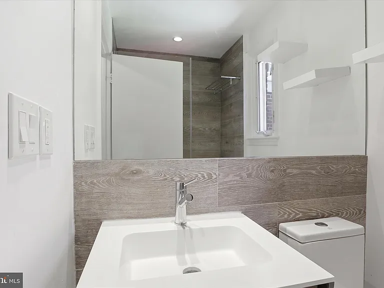 3221 Coquelin Ter — Photo 29