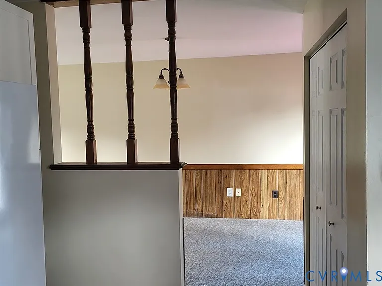 206 Spring Dr — Photo 7