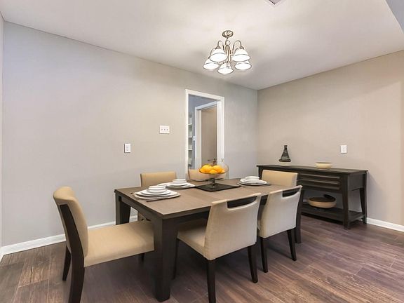 5th image of 4902 Pershing St