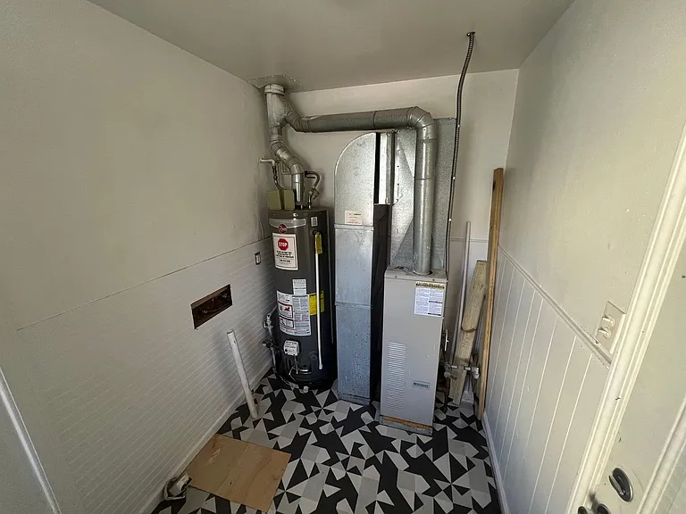 3701 N Whitney Ave — Photo 13