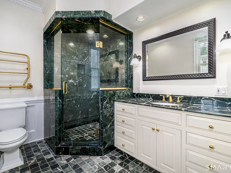 18 Elm Tree Pl #1 — Photo 18