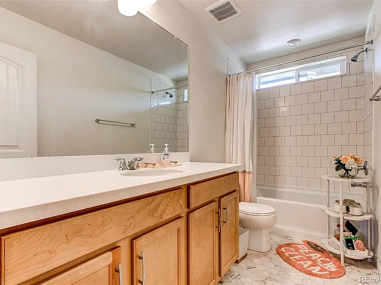 564 Felicity Loop — Photo 33