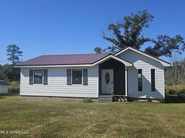 113 Clyde Pipkins Rd, Lucedale, MS 39452