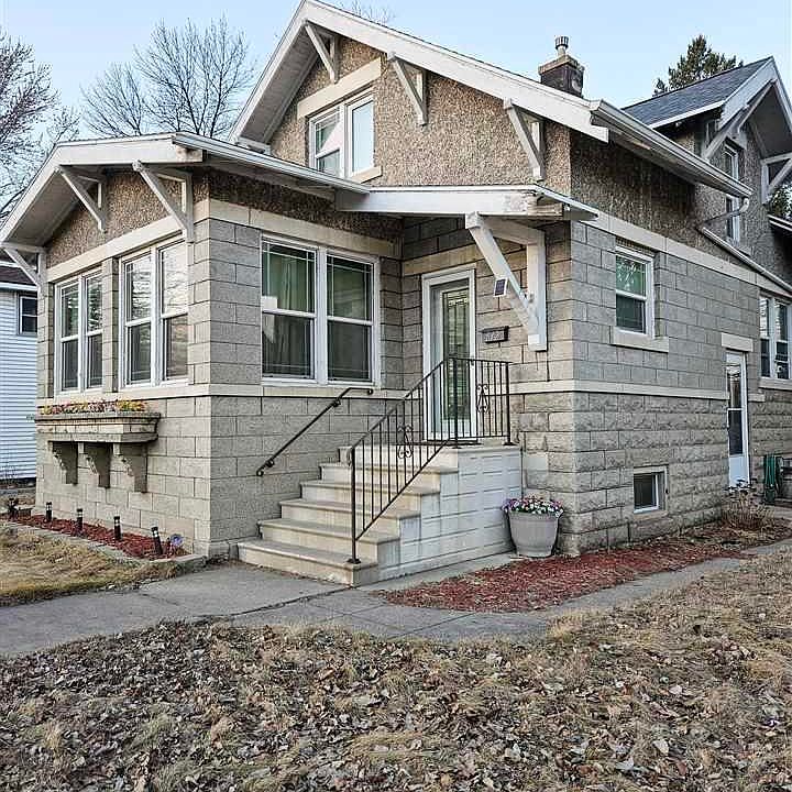 1st image of 812 N Broadway St