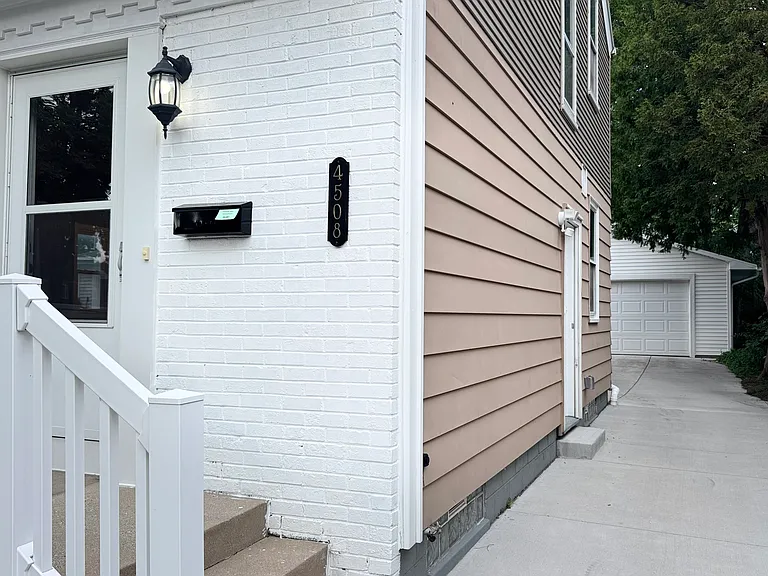 4508 N Woodruff Ave — Photo 3