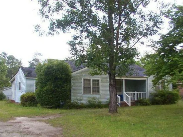 909 Gibson St, Hartsville, SC 29550