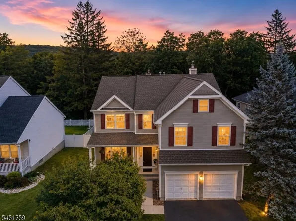 46 Saxton Dr, Hackettstown Town, NJ 07840