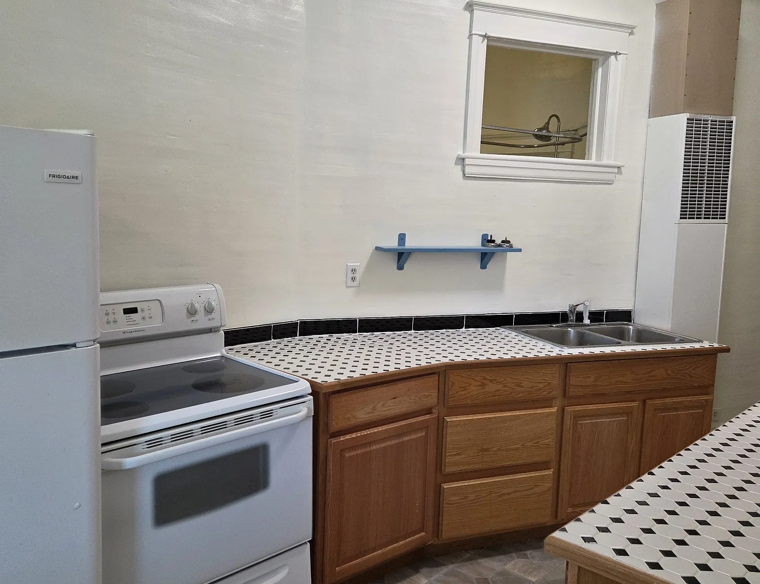 1 bed, 900 sqft, $850 — Photo 3