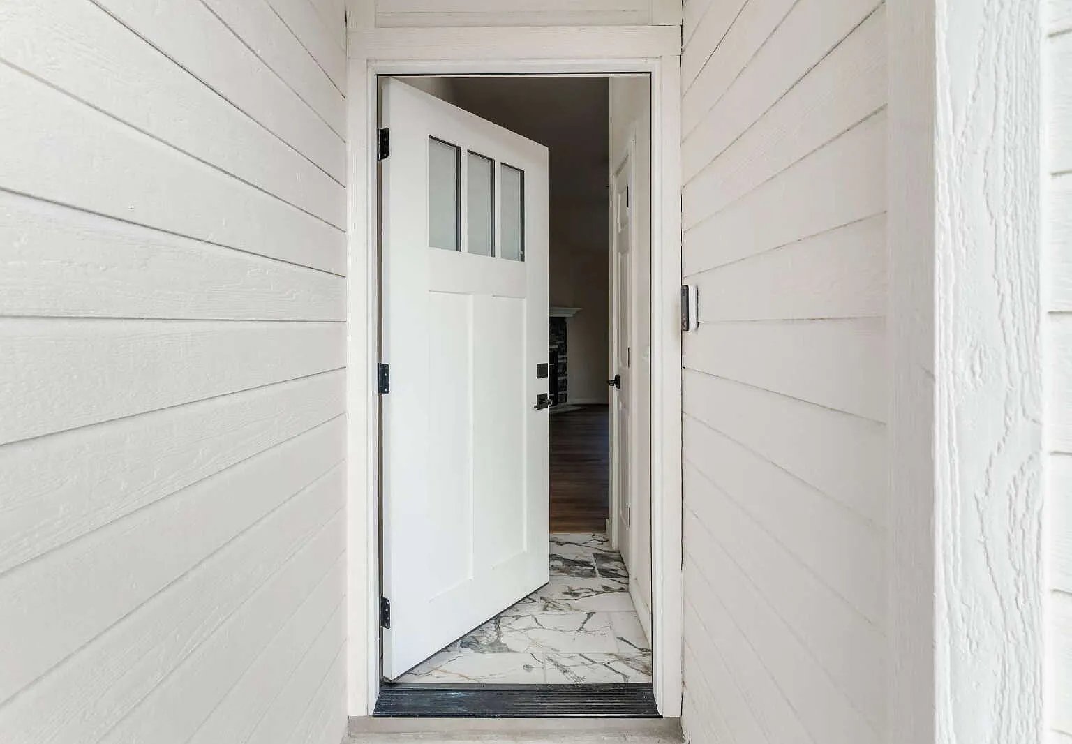 3 bed, 2.0 bath, 1236 sqft, $2,000 — Photo 4