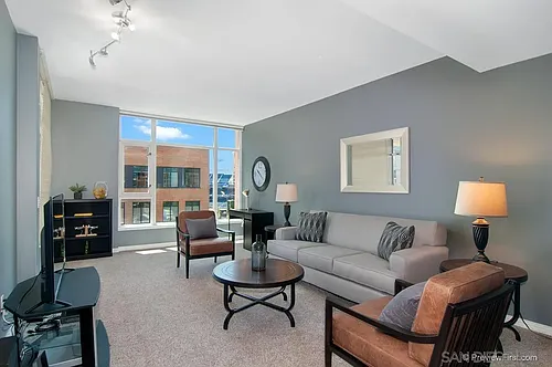 427 9th Ave #502 Photo 1