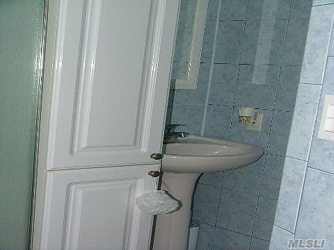 2nd image of 7 Arrow Ln