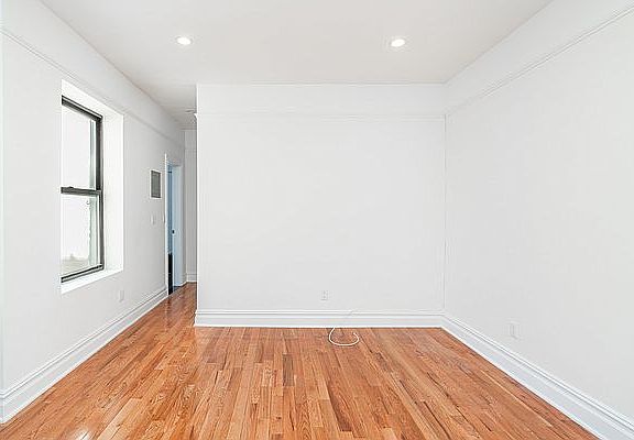 2nd image of 30-86 32nd St #32