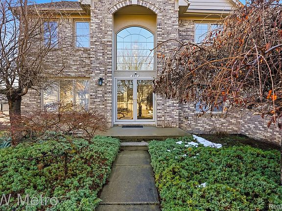 4th image of 887 Grovecrest