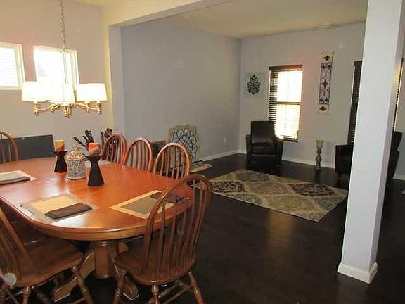 Dining Room. DR to LR