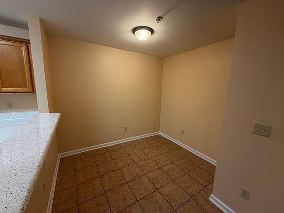 4th image of 1411 Rocky Ln APT 9
