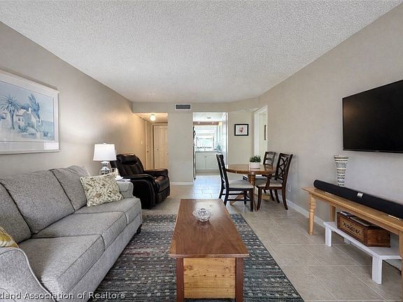 5th image of 121 Country Club Dr APT 204