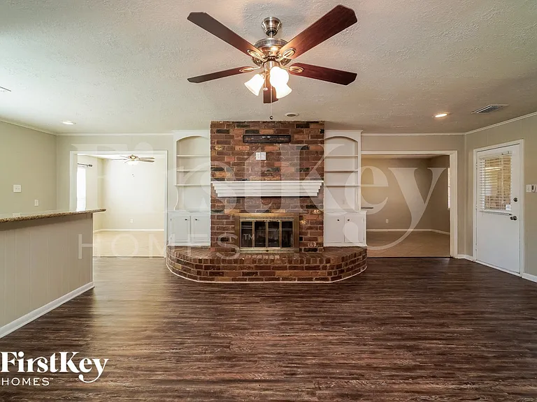 4611 White Cloud Ln — Photo 3