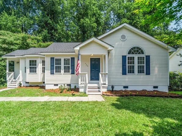725 E Maple Ln, Fuquay Varina, NC 27526