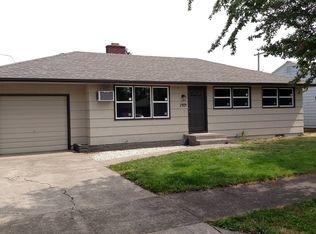1404 Pleasant St, Springfield, OR 97477
