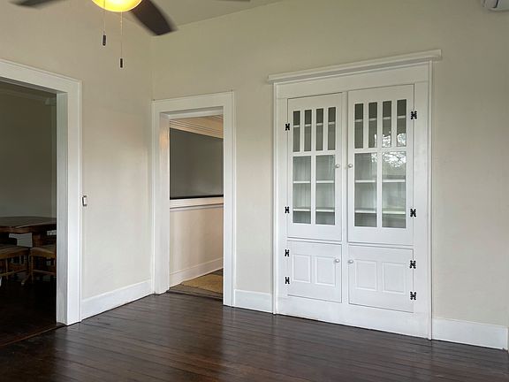 4th image of 226 E 8th St