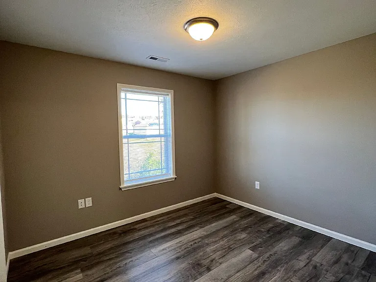 315 Sunrise Cv — Photo 14