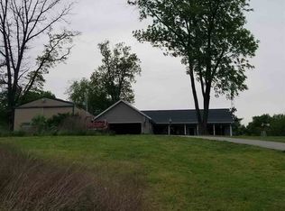 619 N Washington Rd, Wheatland, IN 47597