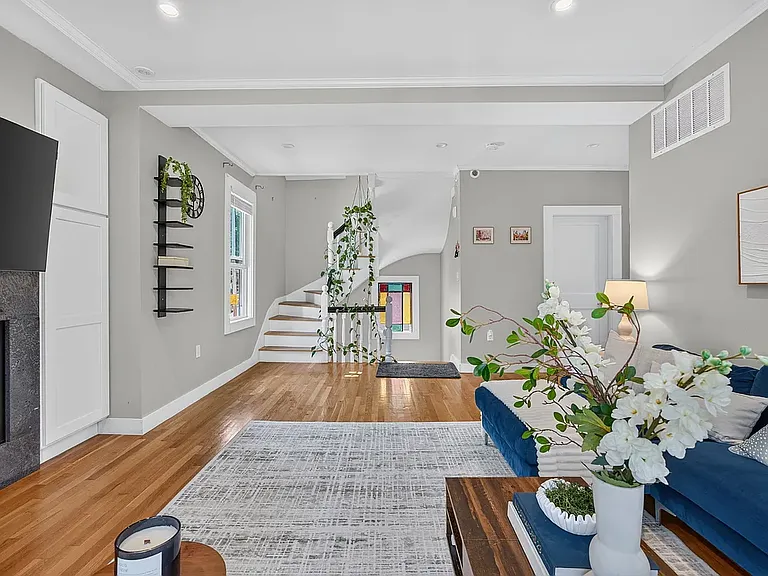 44 Worley St — Photo 13