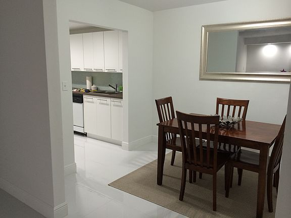 4th image of 500 NE 2nd St APT 303