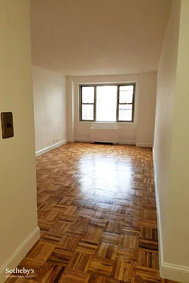 Rented by Sotheby's International Realty | media 6