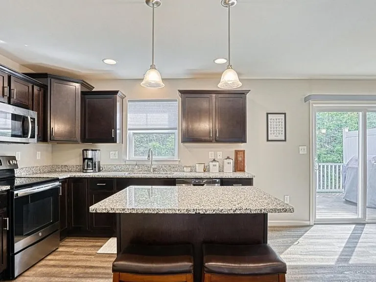 15 Woods Dr — Photo 6