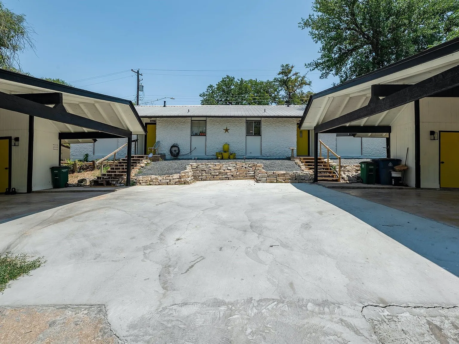 2 bed, 1.0 bath, 1000 sqft, $1,900 — Photo 3