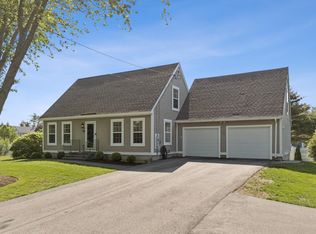 34 Thompson Rd, Kennebunk, ME 04043