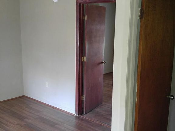3rd image of 89 W Oakland Ave APT 3