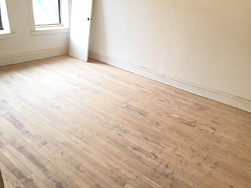 2nd image of E 21st St