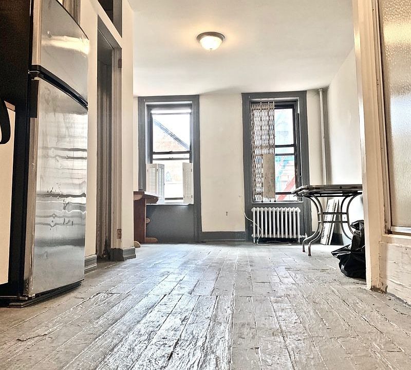 1st image of 176 Suffolk St APT 2A