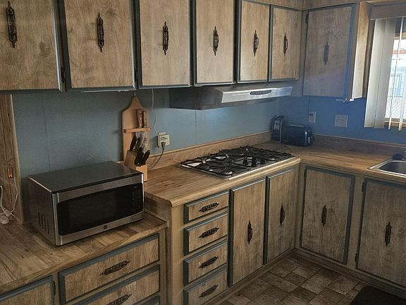 3rd image of 2633 S Western Way Cir