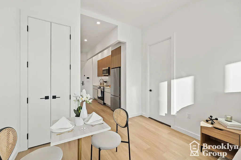 Building Photo - 556 Baltic St #506